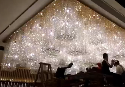 沙盤大型水晶吊燈工地安裝實拍視頻